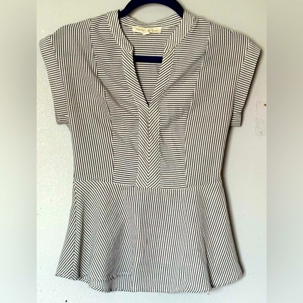 Monteau Los Angeles White & Grey Striped V Neck Peplum Blouse Womens M